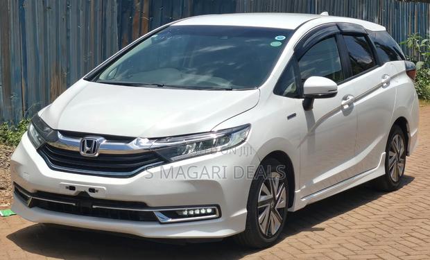 Honda Shuttle 1.5 Hybrid 2WD 2020 White
