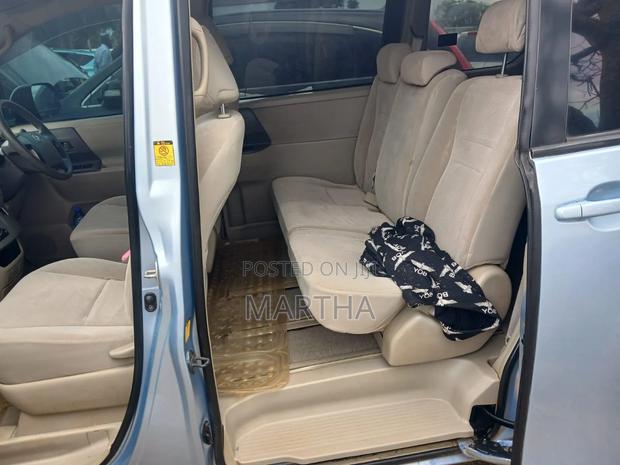 Toyota Noah 2013 Blue