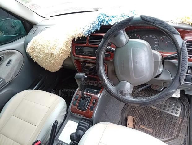 Suzuki Escudo 1998 Silver