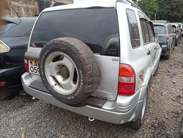 Suzuki Escudo 1998 Silver