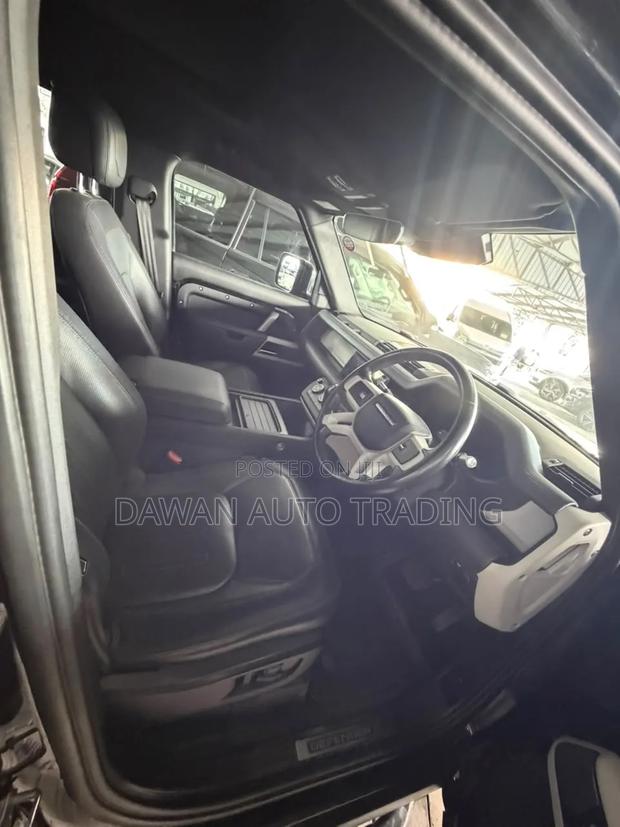 Land Rover Defender 2022 Black