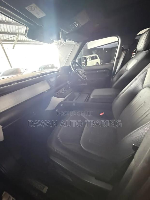 Land Rover Defender 2022 Black