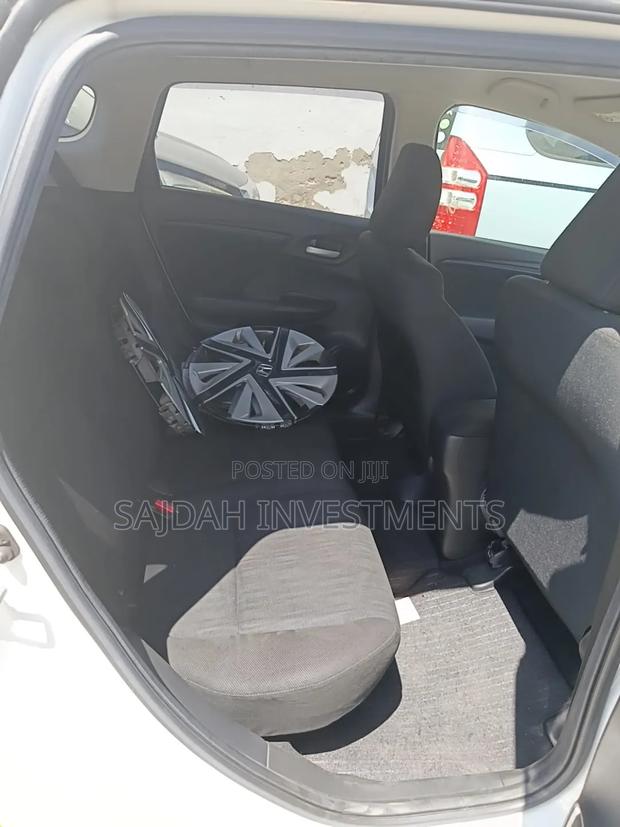 Honda Fit Shuttle 1.5 Hybrid 2WD 2019 White