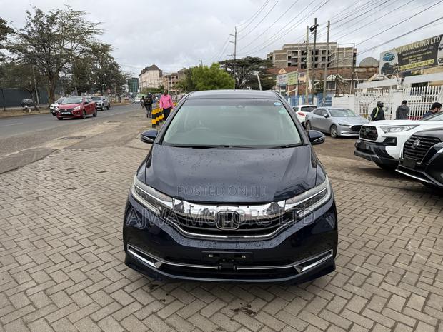 Honda Shuttle 1.5 Hybrid 2WD 2019 Blue