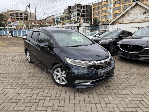 Honda Shuttle 1.5 Hybrid 2WD 2019 Blue