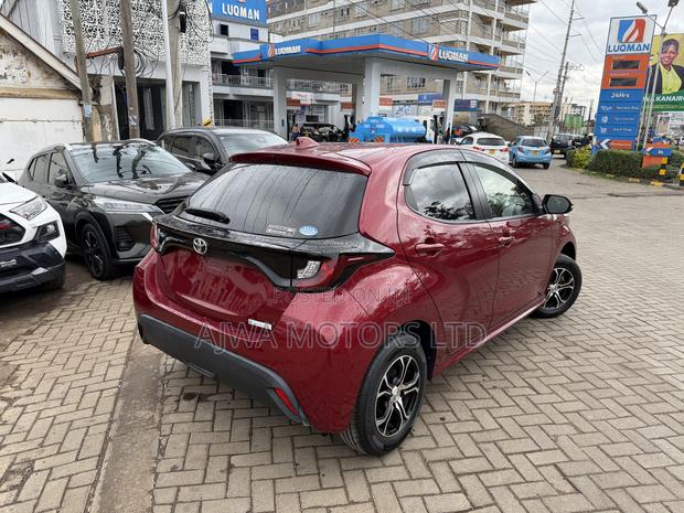 Toyota Yaris 1.5 Sedan L 2020 Maroon