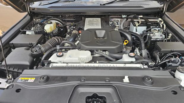 Toyota Land Cruiser Prado 2.8 2024 Gold
