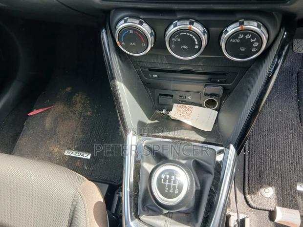 Mazda 2 2021 Silver