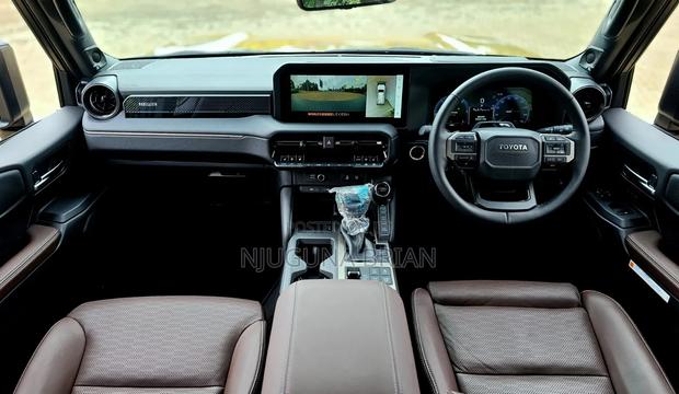 Toyota Land Cruiser Prado 2.8 2024 Gold