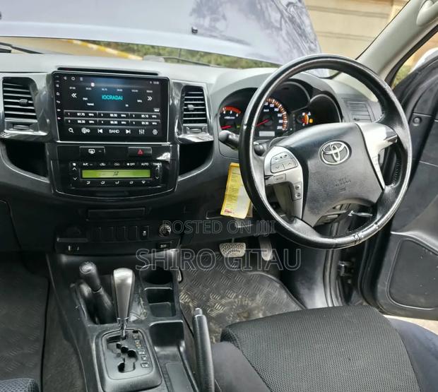 Toyota Hilux 3.0 D-4D 4x4 2014 Gray