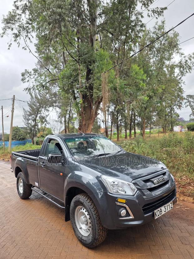 Isuzu D-MAX 2021 Gray