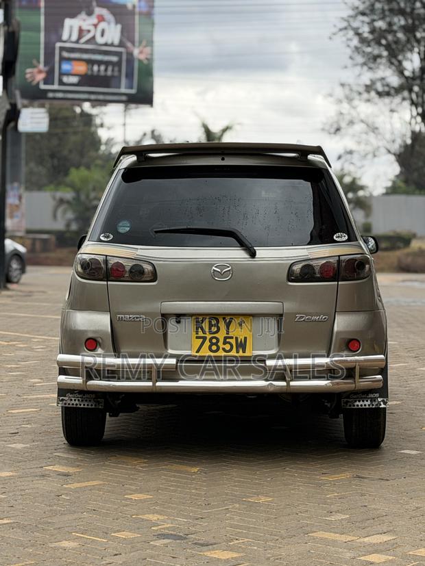 Mazda Demio 2006 Gold