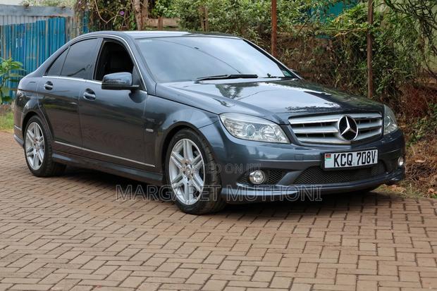 Mercedes-Benz C180 2011 Gray