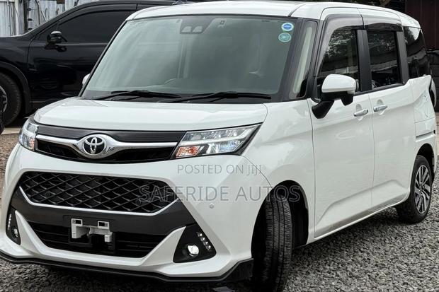 Toyota Tank 1.0 FWD 2019 White