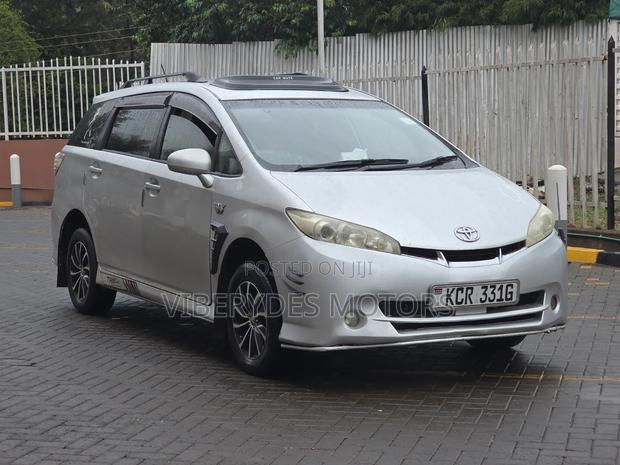 Toyota Wish 2011 Silver