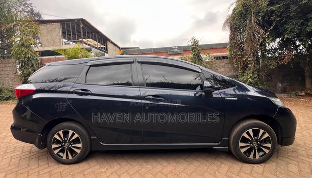 Honda Fit Shuttle 2018 Blue