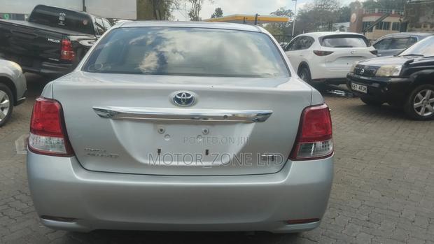 Toyota Axio 2014 Silver