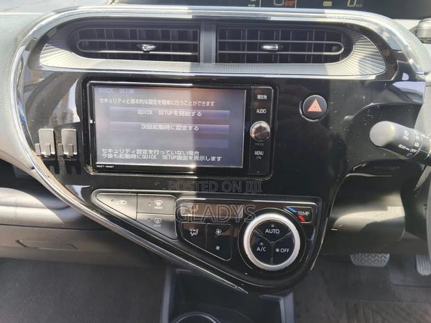 Toyota Aqua 2019 Blue