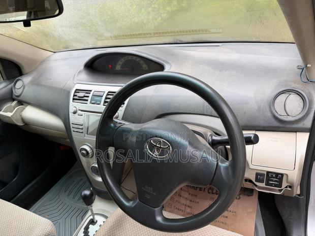 Toyota Belta 2007 Silver