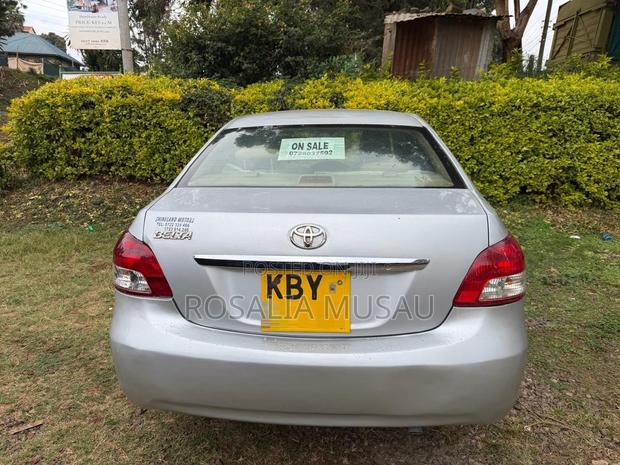 Toyota Belta 2007 Silver