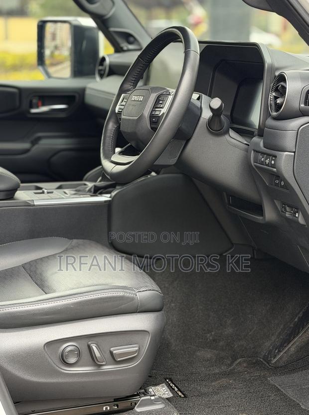 Toyota Land Cruiser Prado 2.8 2024 White