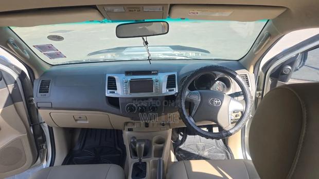 Toyota Hilux 2015 Silver