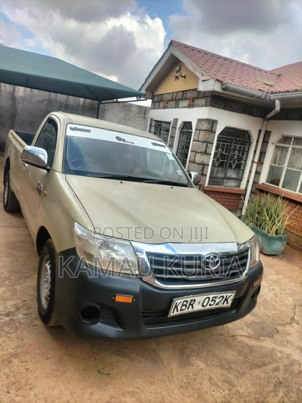 Toyota Hilux 2012 Silver