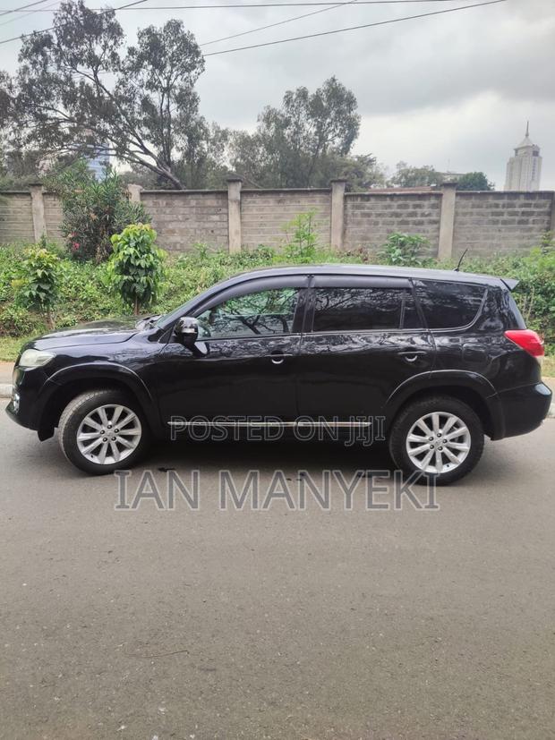 Toyota Vanguard 2012 Black