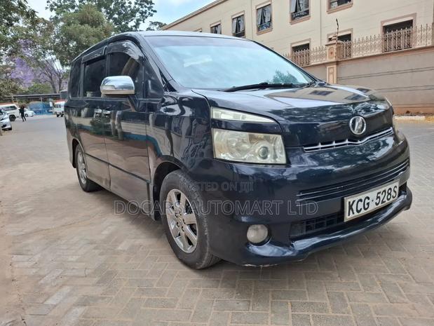 Toyota Voxy 2010 Black