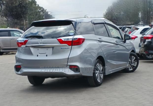 Honda Fit Shuttle 1.5 Hybrid 2WD 2019 Silver