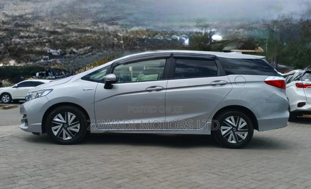 Honda Fit Shuttle 1.5 Hybrid 2WD 2019 Silver