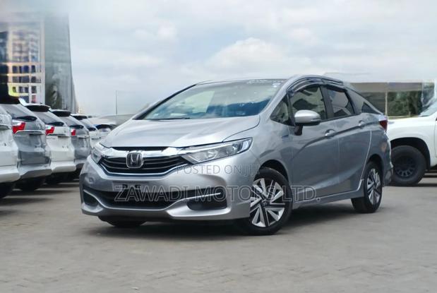 Honda Fit Shuttle 1.5 Hybrid 2WD 2019 Silver