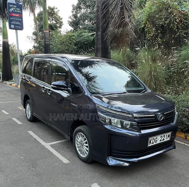 Toyota Voxy 2015 Black