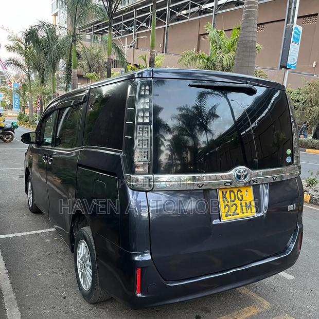 Toyota Voxy 2015 Black