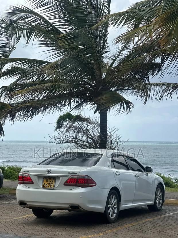 Toyota Crown 2013 White