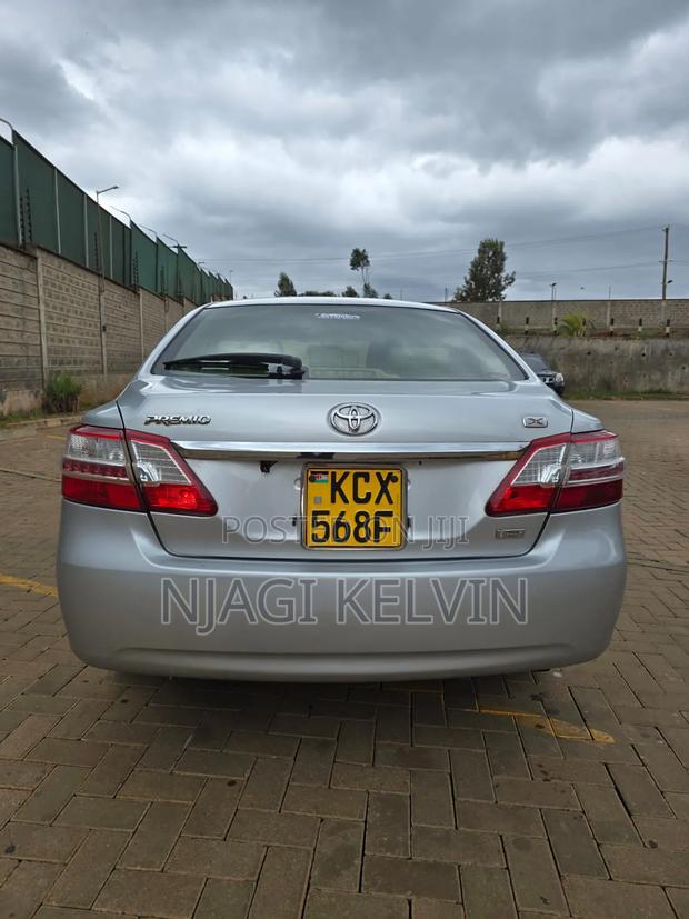 Toyota Premio 2012 Silver