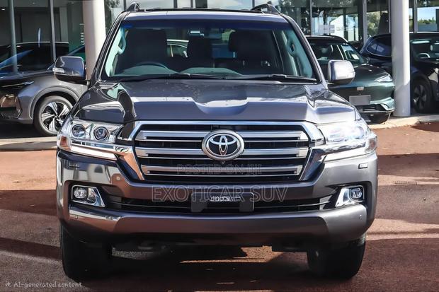 Toyota Land Cruiser 4.5 V8 VXR 2019 Gray