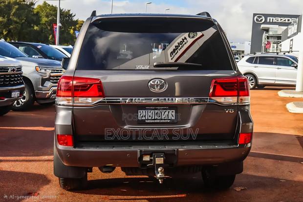Toyota Land Cruiser 4.5 V8 VXR 2019 Gray