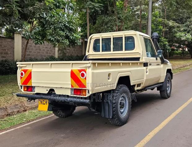 Toyota Land Cruiser 2013 Beige