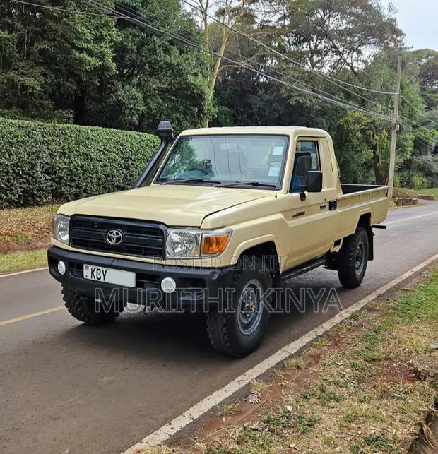 Toyota Land Cruiser 2013 Beige