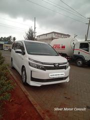 Toyota Voxy Hybrid V 2WD 7-Seater 2016 White for sale