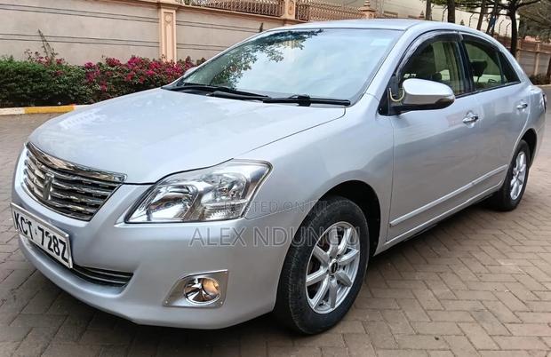 Toyota Premio 2013 Silver
