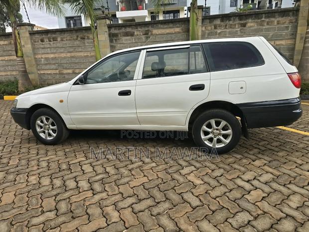 Toyota Caldina 2001 White