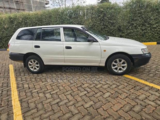 Toyota Caldina 2001 White