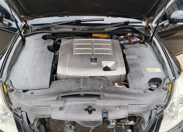 Toyota Crown 2012 Black