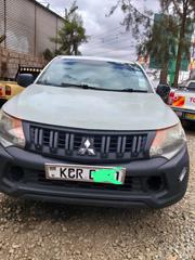 Mitsubishi L200 2015 White for sale