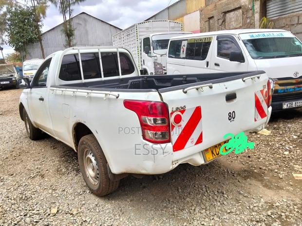Mitsubishi L200 2015 White
