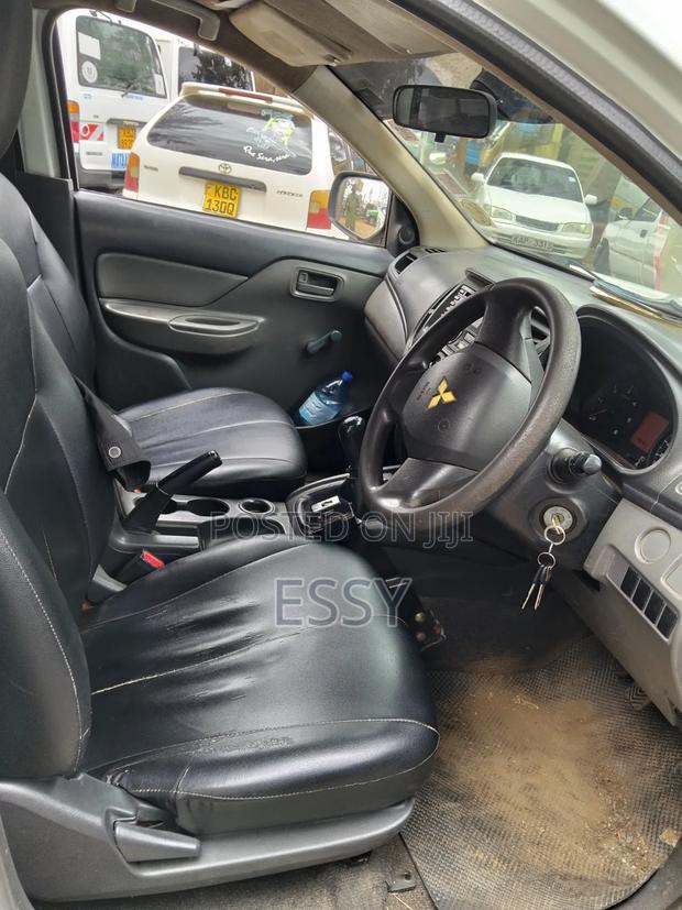 Mitsubishi L200 2015 White