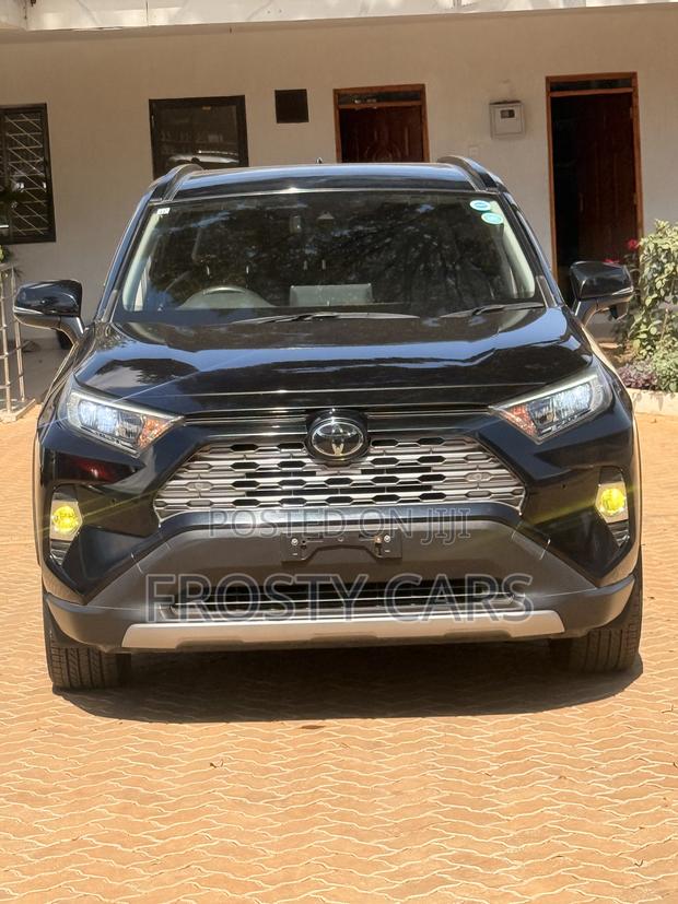 Toyota RAV4 2019 Red