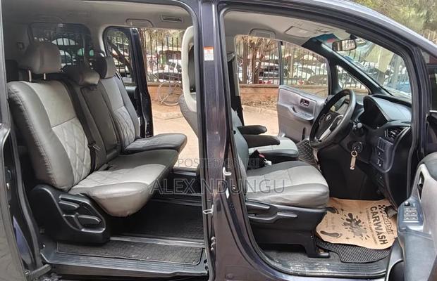 Toyota Voxy 2015 Blue